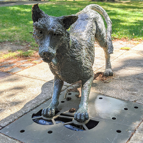 Statue of the dog Ribsy
