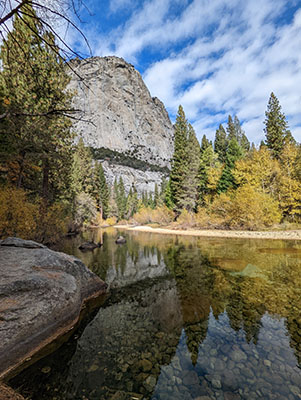 Cliffs and river near Zumwalt Meadow in Kings Canyon National Park